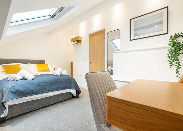 The Botanical Flat 1